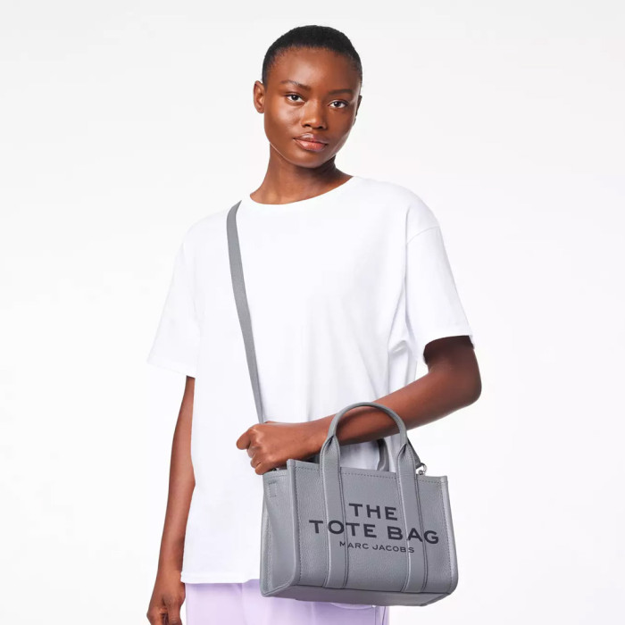 Сумка-тоут Marc Jacobs THE LEATHER SMALL TOTE BAG WOLF GREY